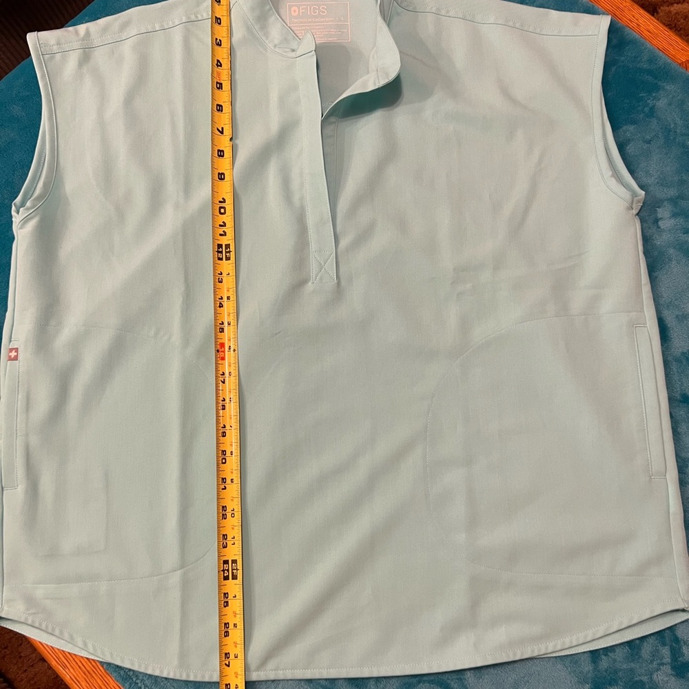 Figs Aqua Sleeveless Top. Size L.